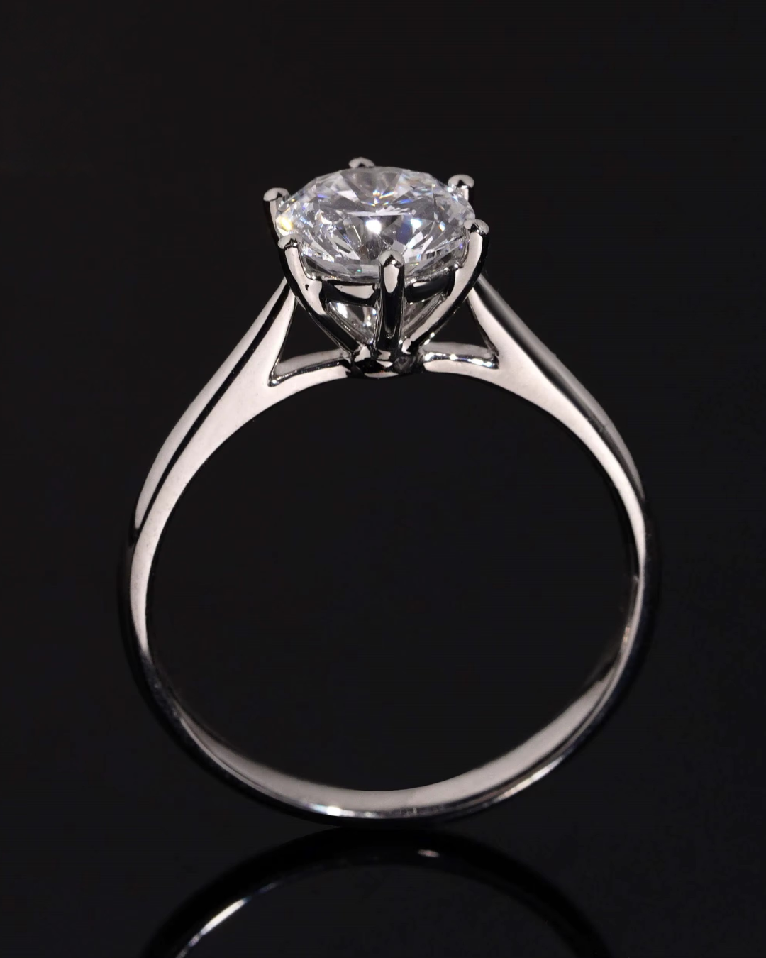 Quiet Luxury in Platinum and White Gold - IGI Certified
