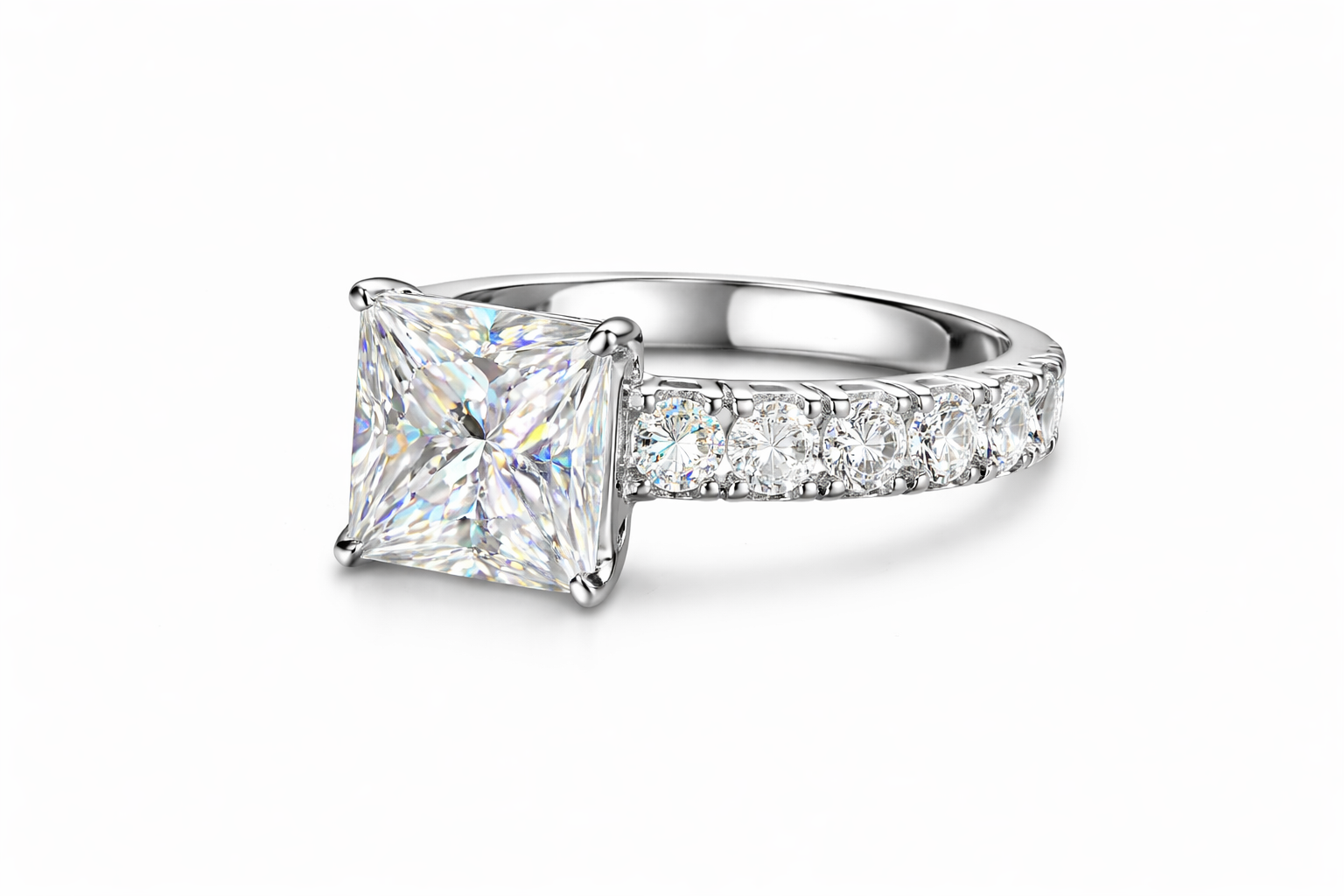 A Princess-Cut Ring with Timeless Brilliance - GRA Certified